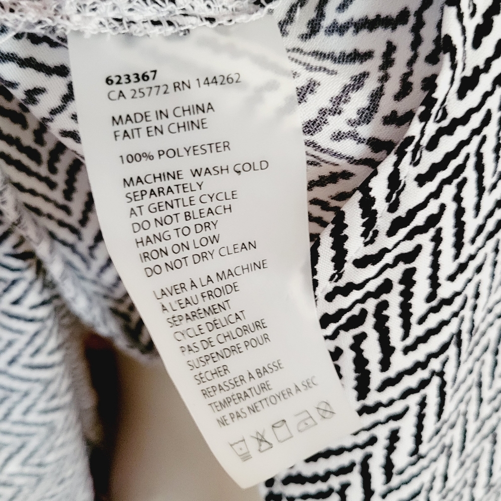 Fylo Zig Zag Floral Button Down Tunic Size Small - image 7